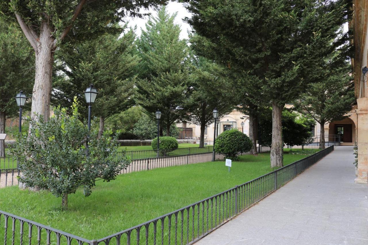 Hotel Monasterio De Tejeda Garaballa ภายนอก รูปภาพ
