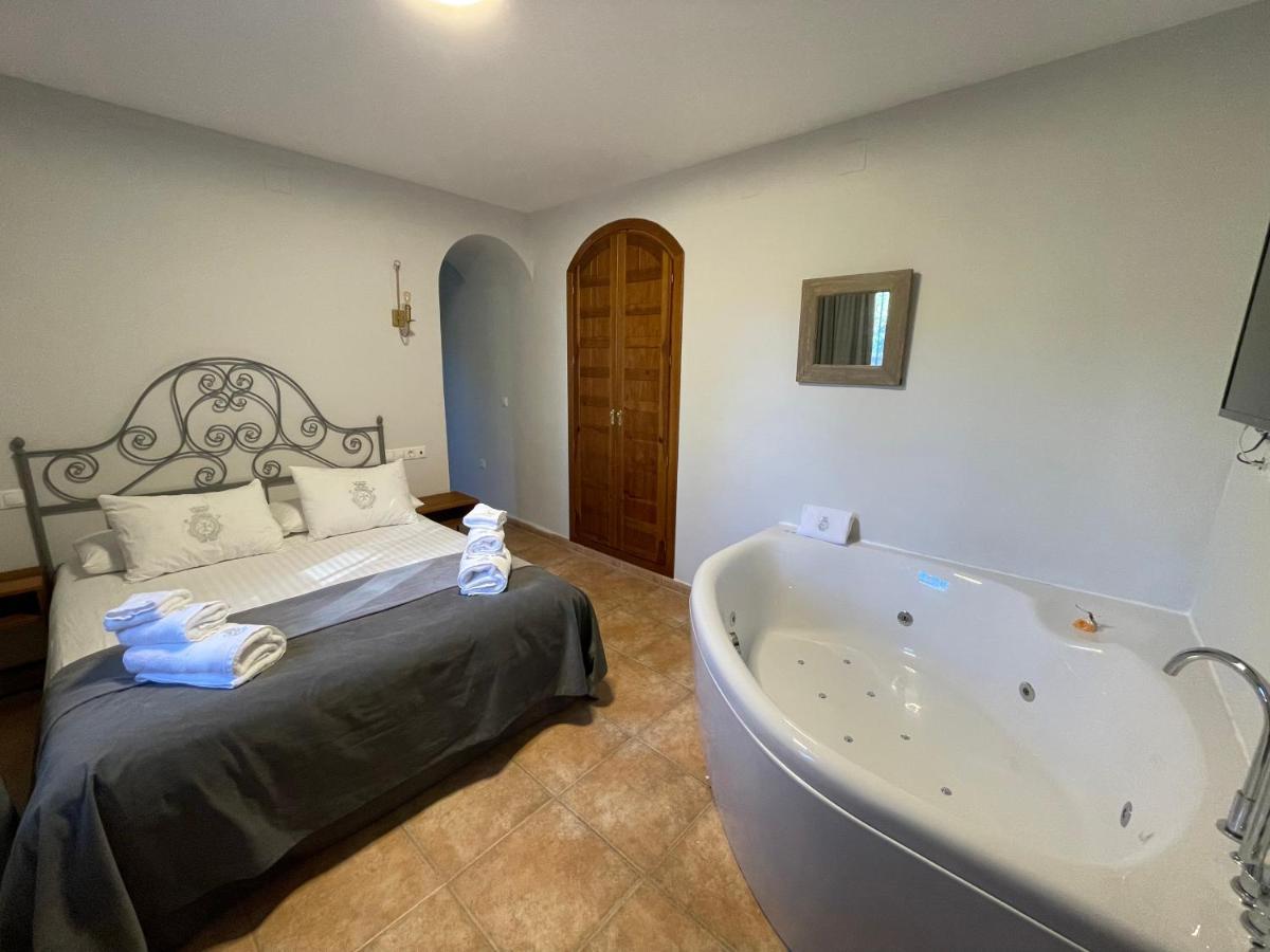 Hotel Monasterio De Tejeda Garaballa ภายนอก รูปภาพ