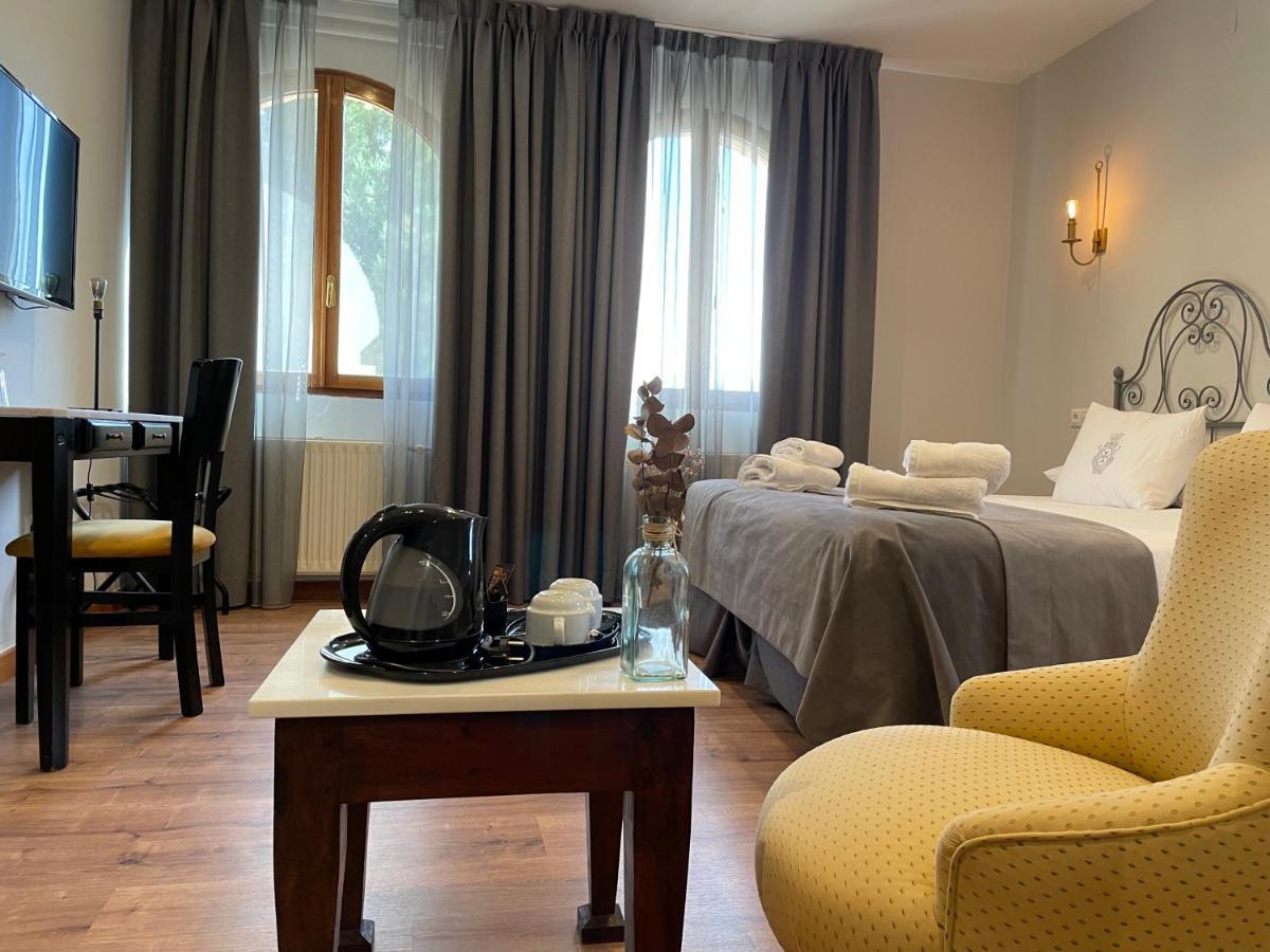 Hotel Monasterio De Tejeda Garaballa ภายนอก รูปภาพ