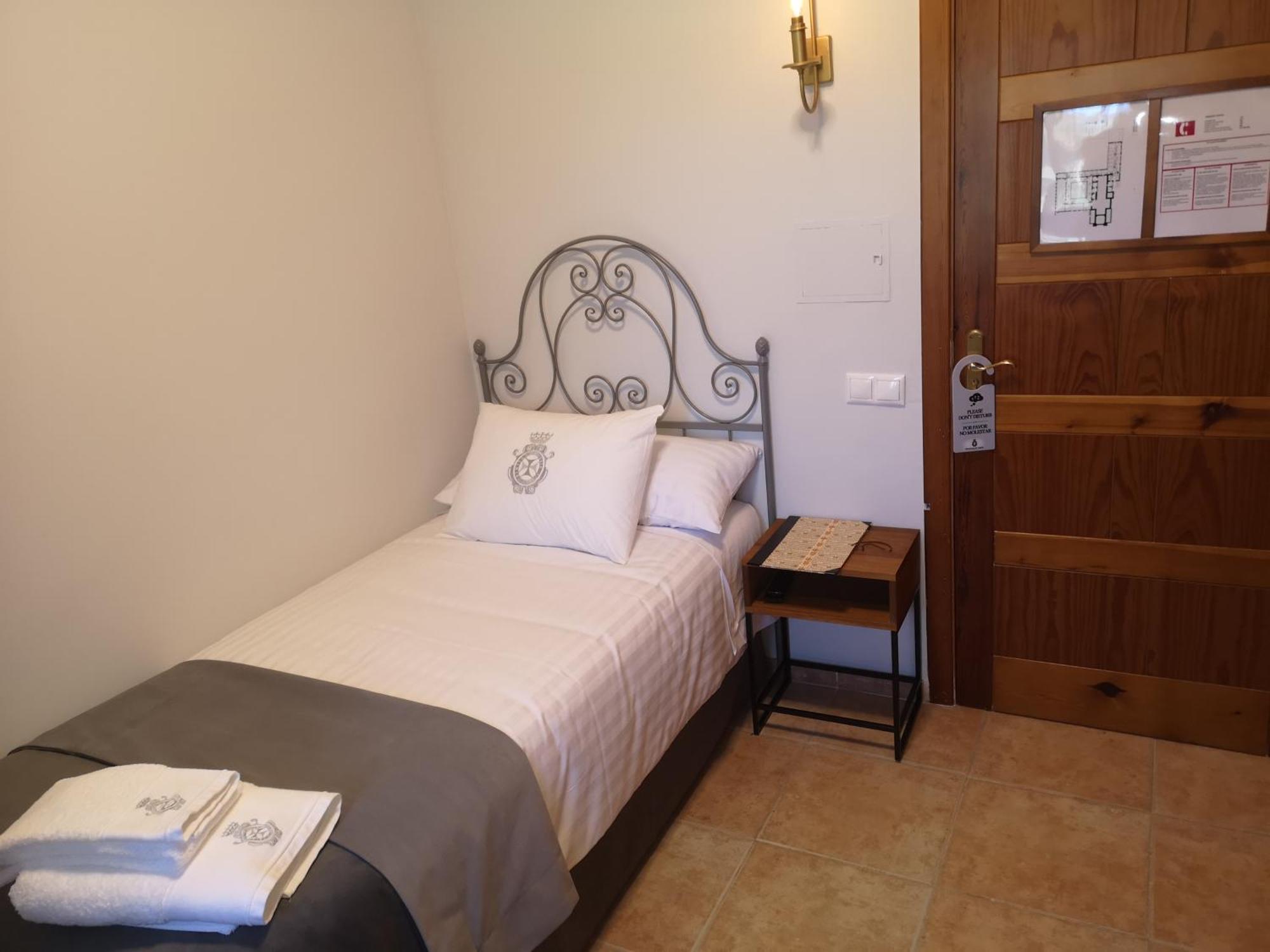 Hotel Monasterio De Tejeda Garaballa ภายนอก รูปภาพ